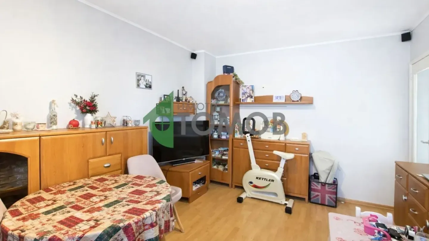 Spacious 3-Bedroom Fully Furnished Apartment in Stara Zagora Center - Image 4