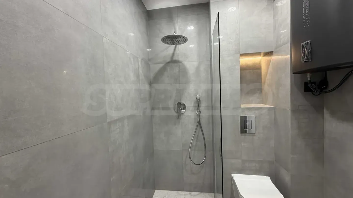 Stylish 2-Bedroom Apartment in Plovdiv City Park - Image 3