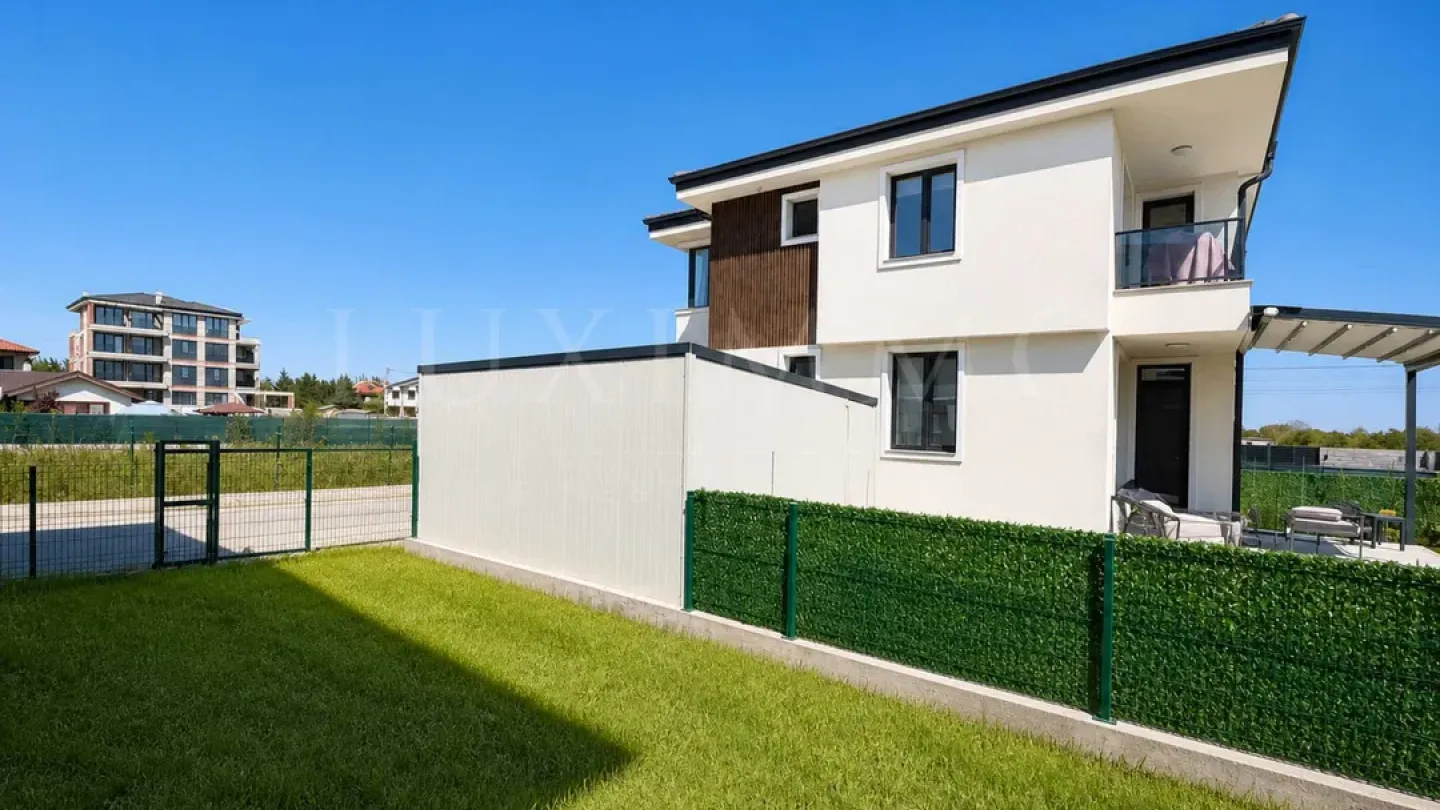 Spacious Two-Story House in Belomorski, Plovdiv - 3 Bed, 2 Bath - Image 3