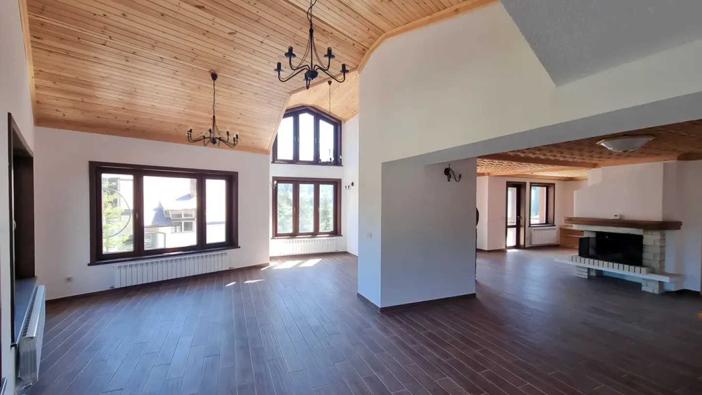 Spectacular Mount Snezhanka View Estate: Luxurious House Near Pamporovo for Sale. - Image 1