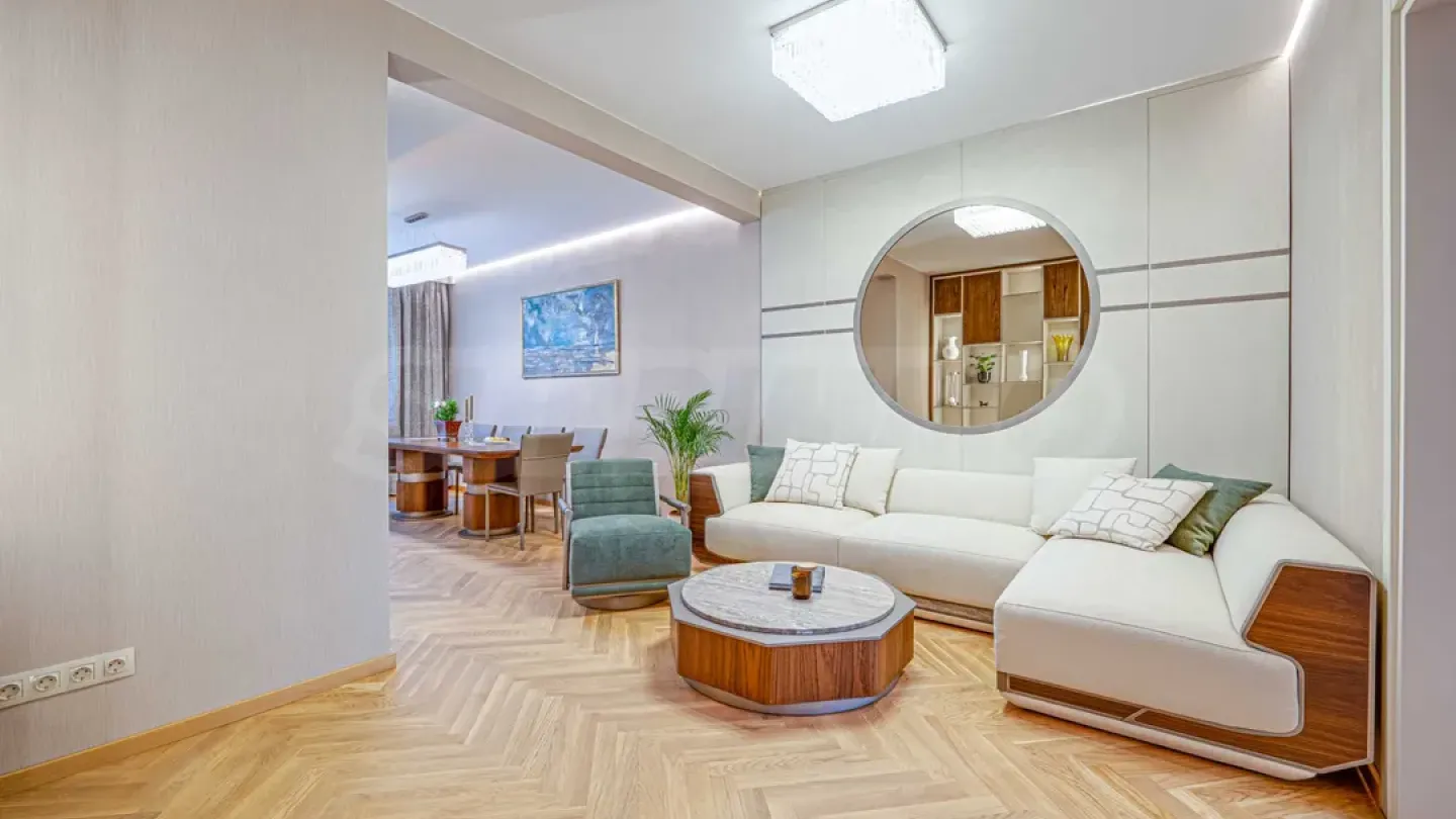 Luxury Designer Apartment on Soborna Blvd - Image 2