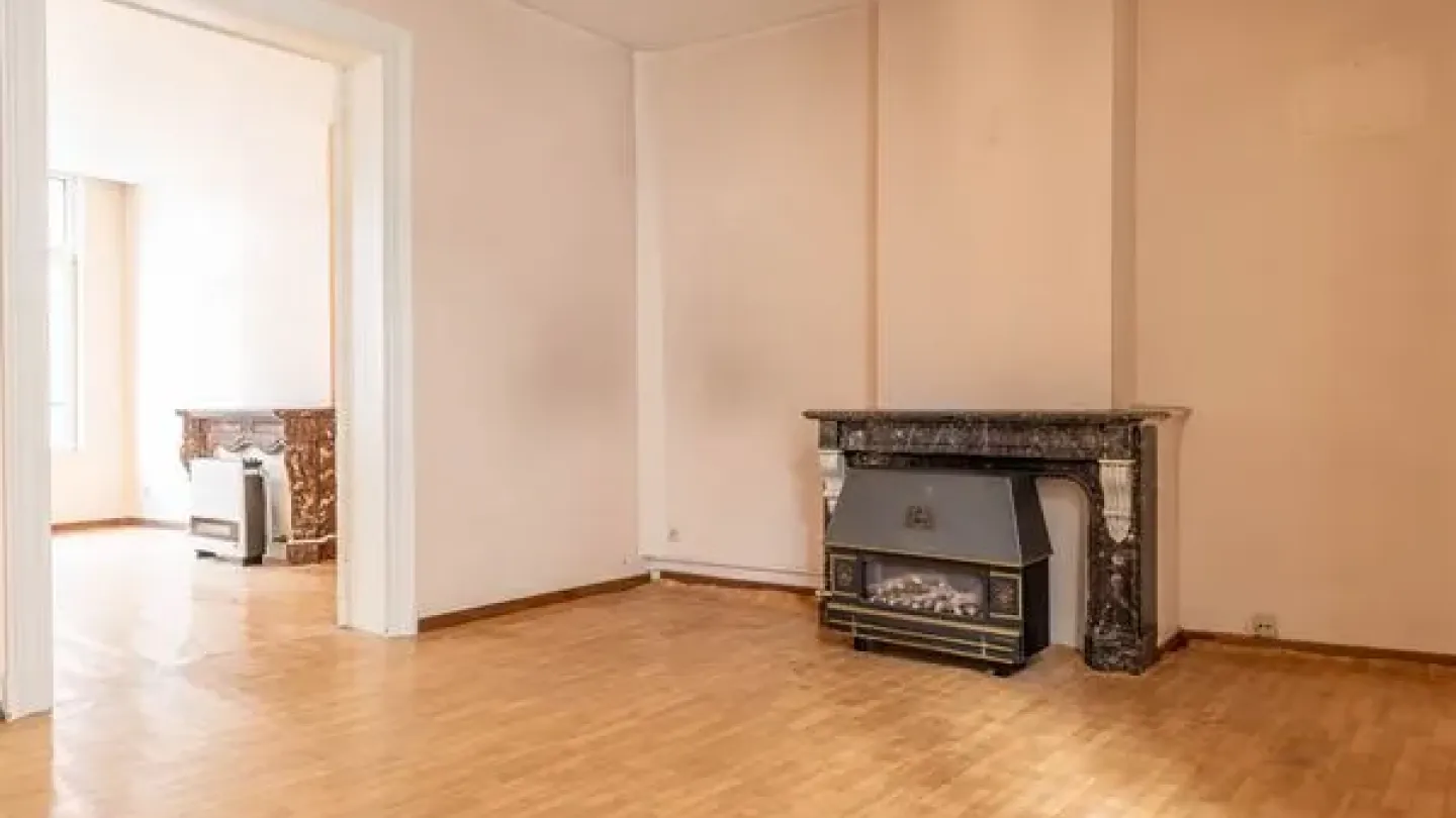 Spacious 70m2 Apartment in Schaarbeek – Botanique/Sainte-Marie District - Image 2