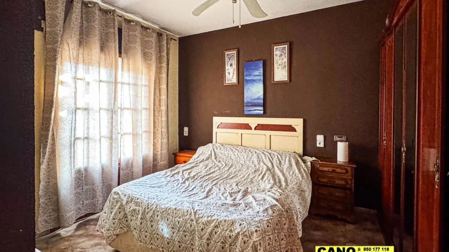 Spacious 4-Bedroom Dúplex Apartment in Prime Aguadulce Location - Image 2