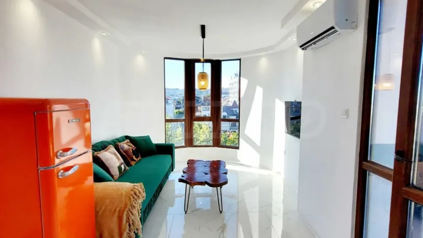 Stylish 2-Bedroom Apartment in Varna City Center - Image 4