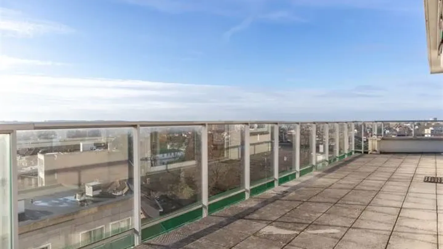 Corner Messidor Penthouse: XXL Terrace, Breathtaking Views & Modern Living - Image 1