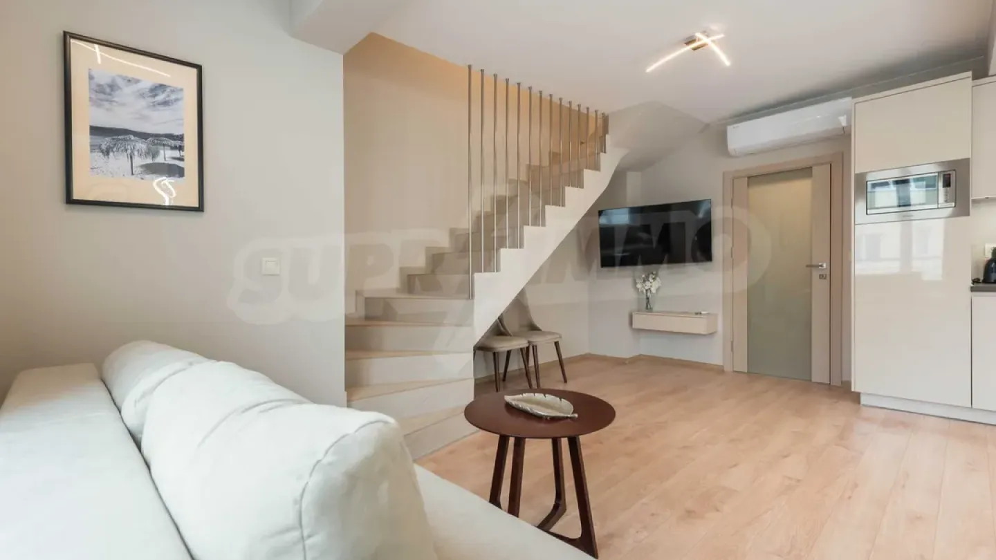 Spacious Fully Furnished Apartment in Varna City Center - Penthouse - Image 1