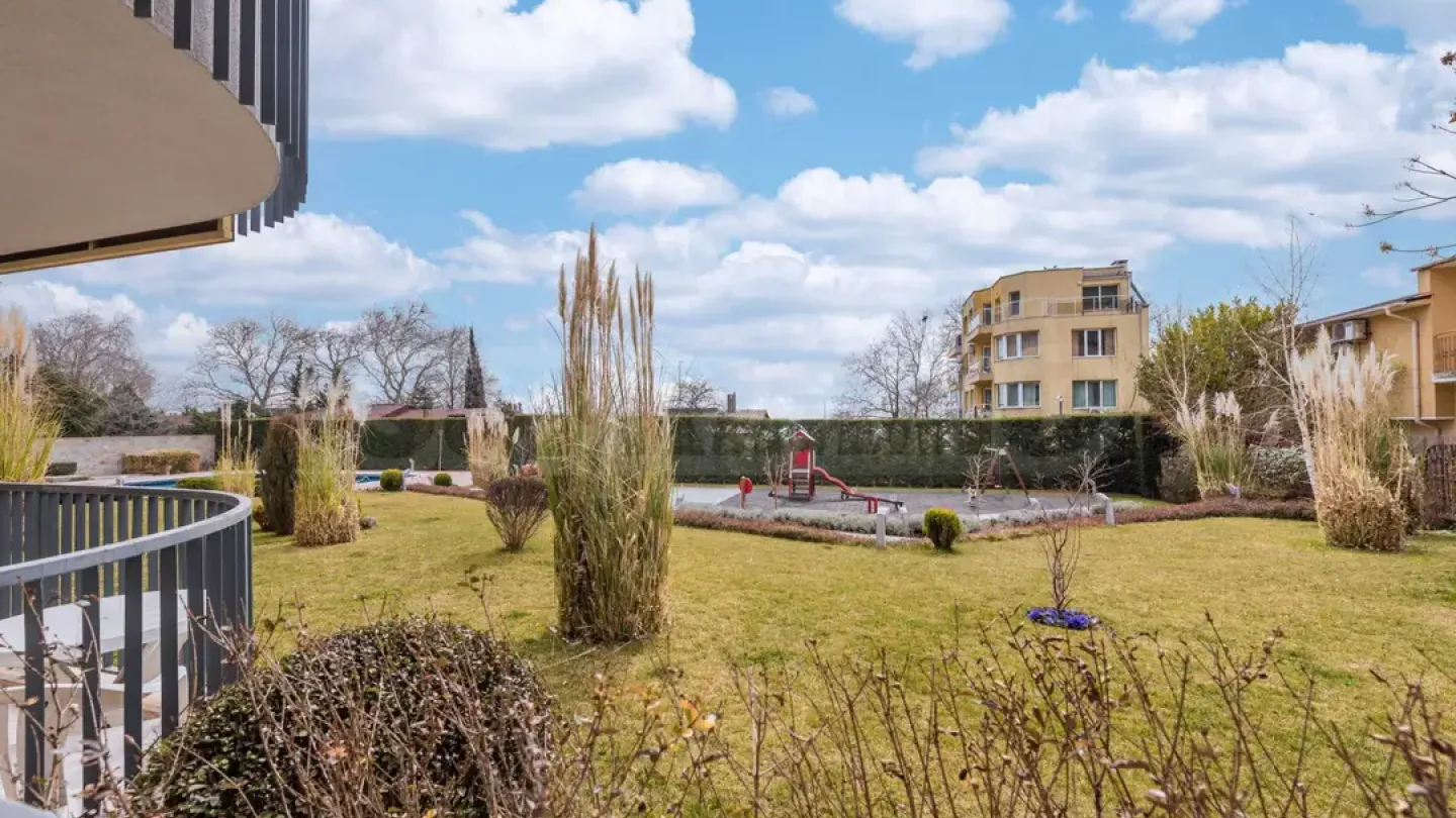 Stylish Varna Apartment with Pool & Parking - Fully Furnished - Image 5
