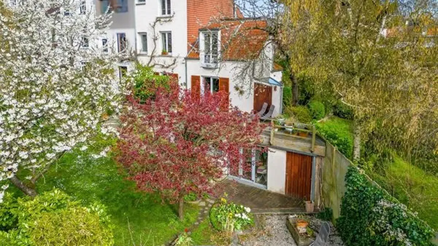 Charming Victorian House with Garden: Peace & Versatility in Ukkel - Image 1