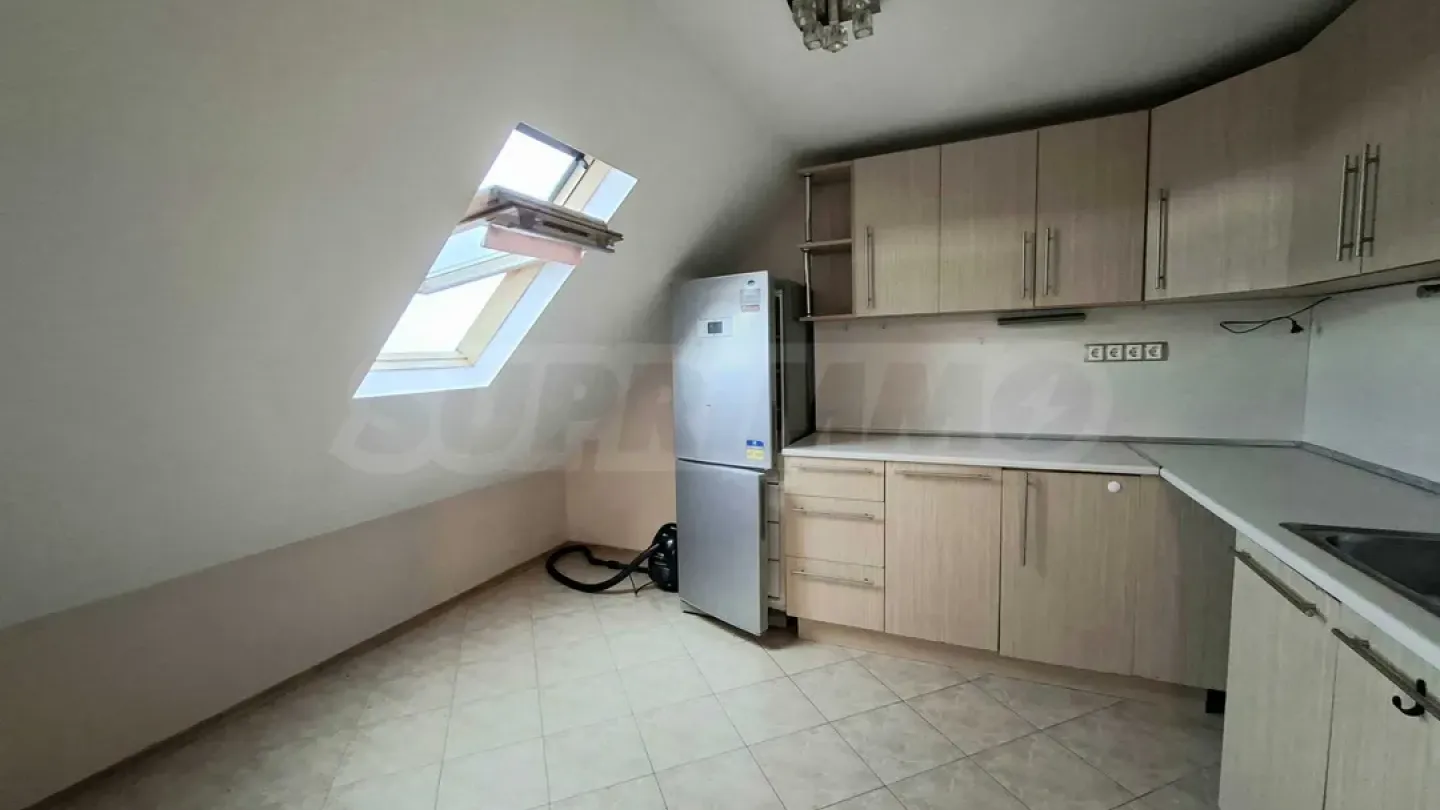 Bright Three-Bedroom Apartment in Varna's "Tsveten Kvartal" - Image 2