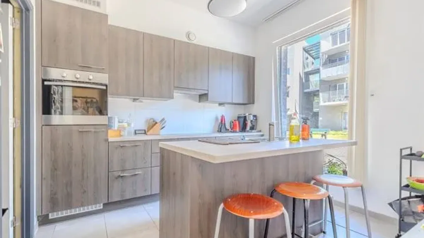 Spacious Ground Floor Duplex with Garden &amp; Parking in Vorst - Image 2