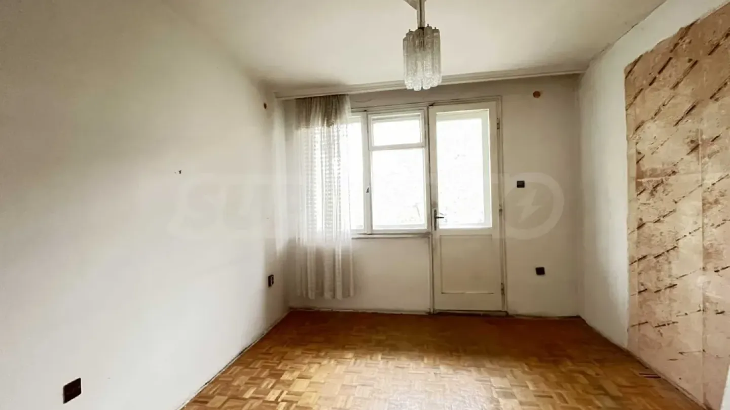 Apartment for sale in Burgas - Image 1