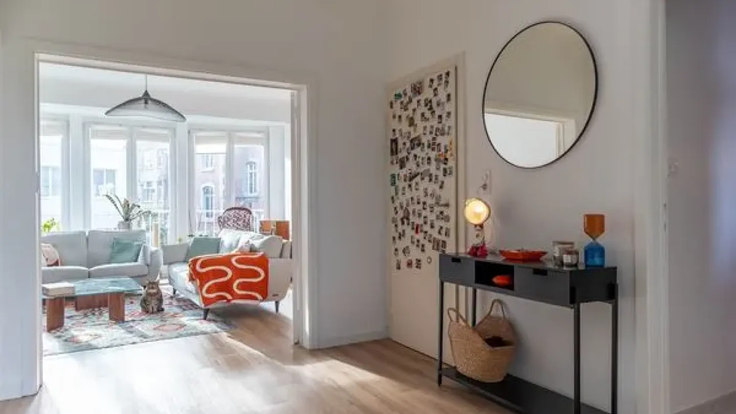 Spacious 3-Bedroom Apartment in Ukkel – Low Charges, Bright & Ready! - Image 1