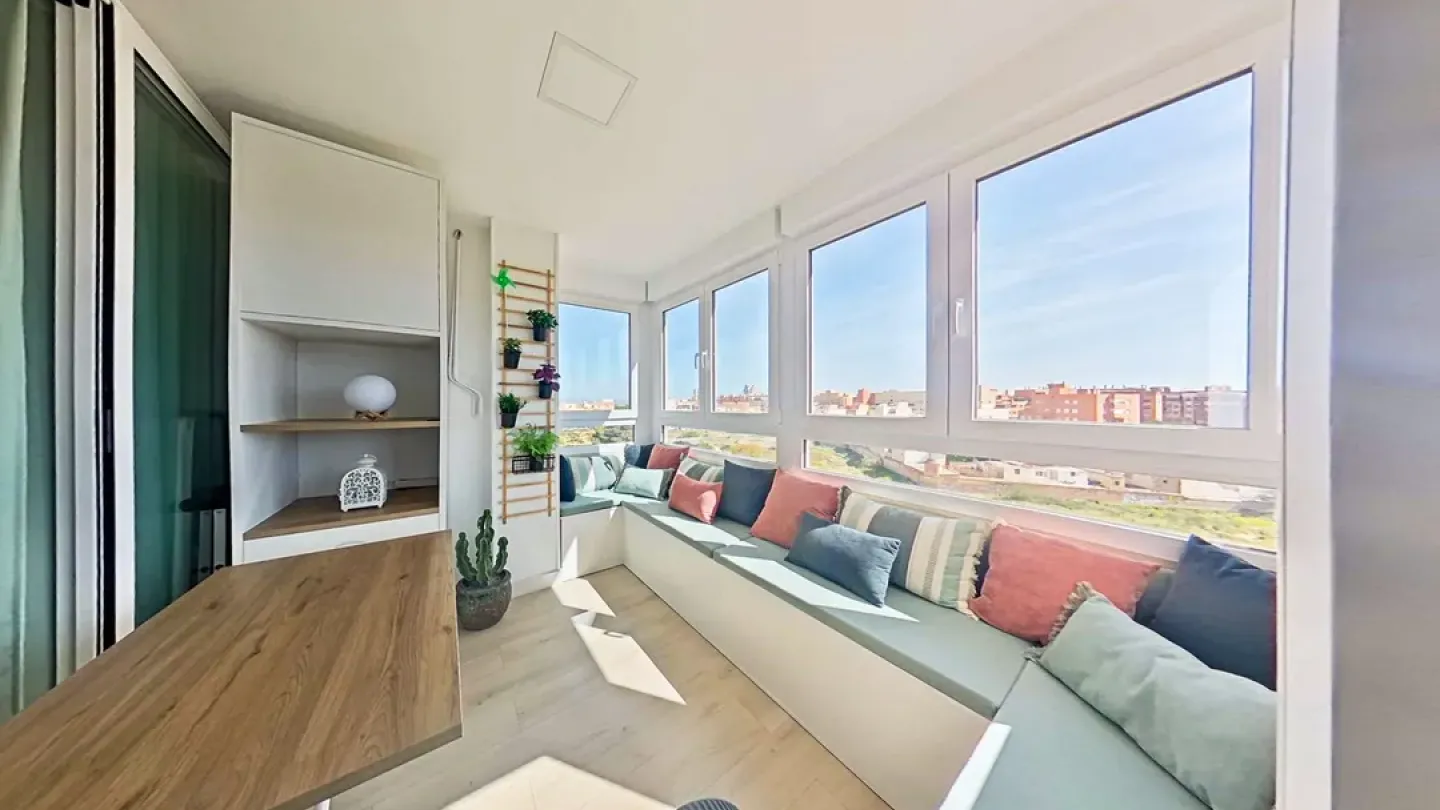 Spacious 3-Bedroom Apartment with Elevator in Almería, Spain. - Image 1