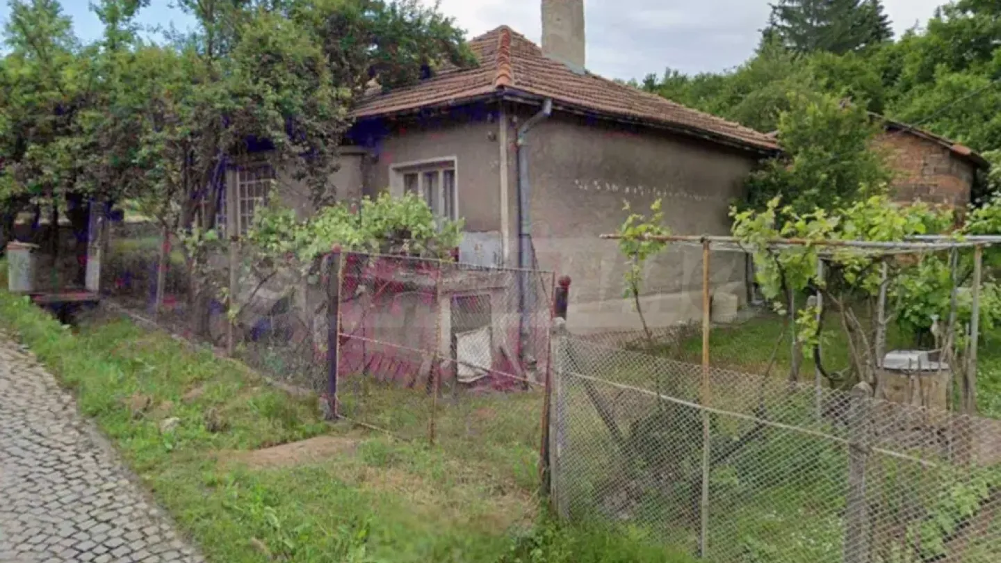 Spacious House with Large Garden Near Sofia, Bulgaria - Image 2