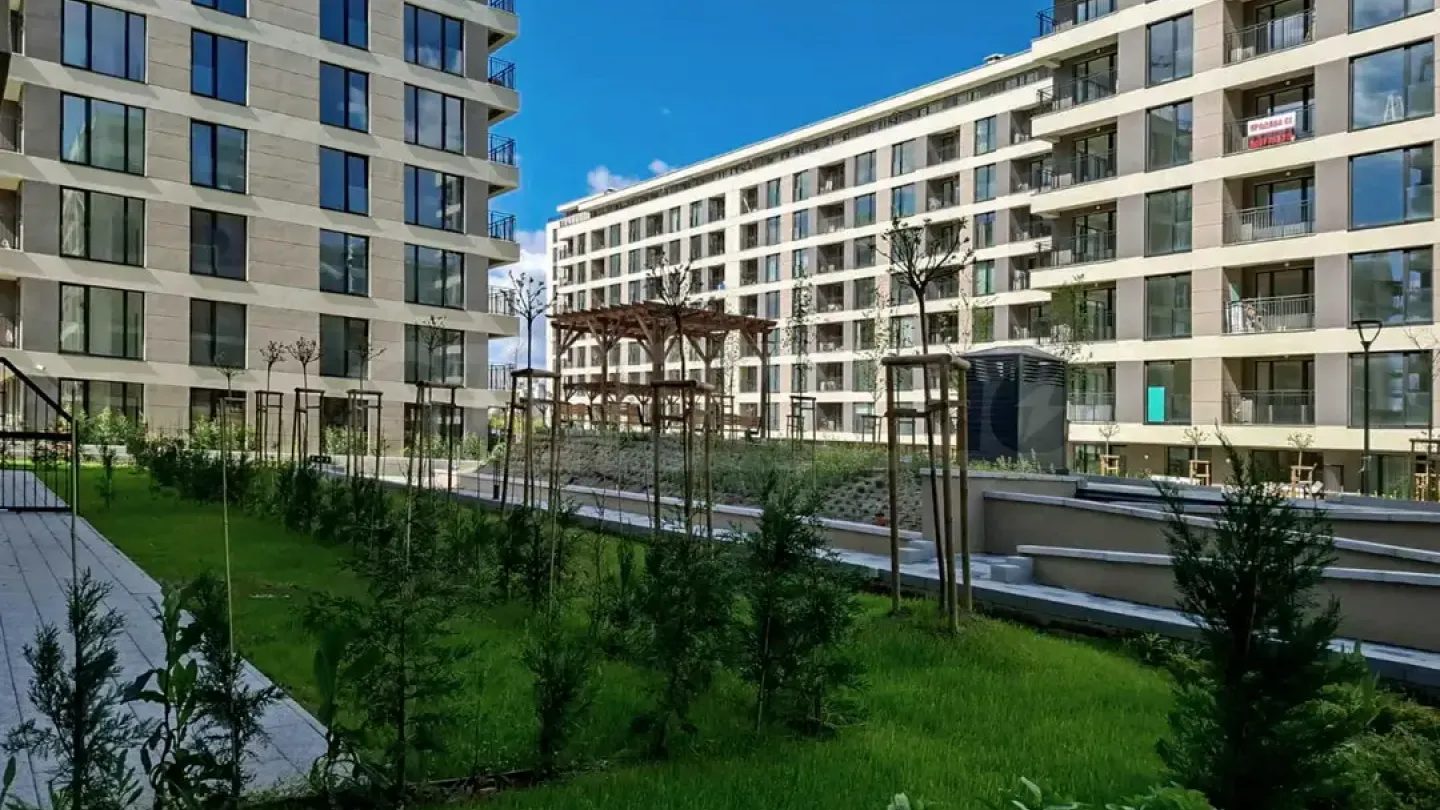 Spacious 3-Bedroom Apartment in Plovdiv, Bulgaria - Image 2