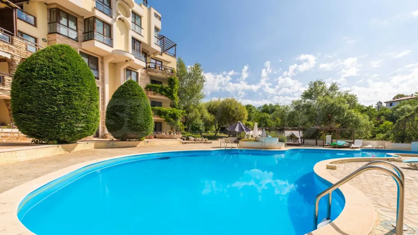 Luxury Penthause with Sea View in Varna - Image 4