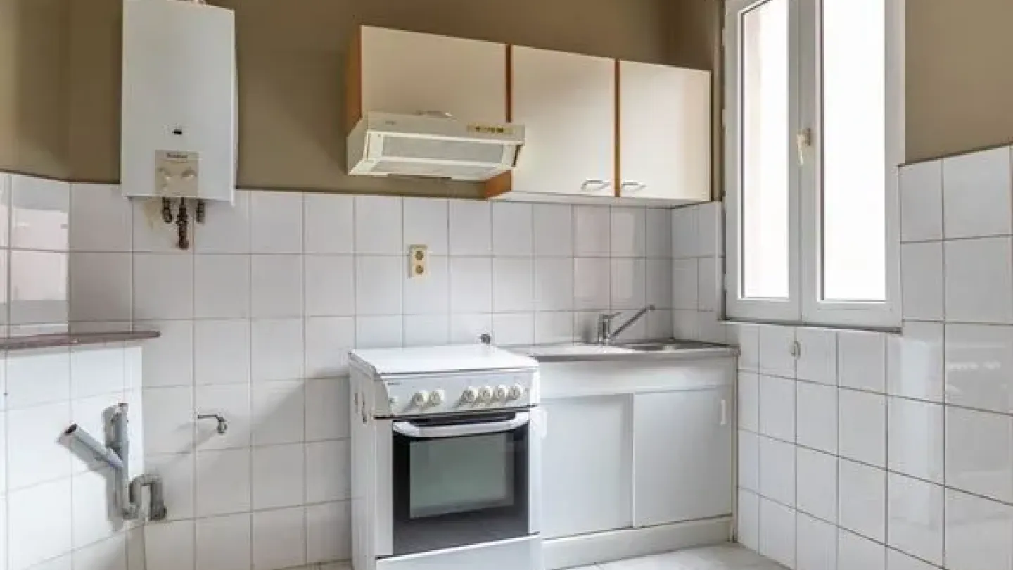 Spacious 70m2 Apartment in Schaarbeek – Botanique/Sainte-Marie District - Image 1
