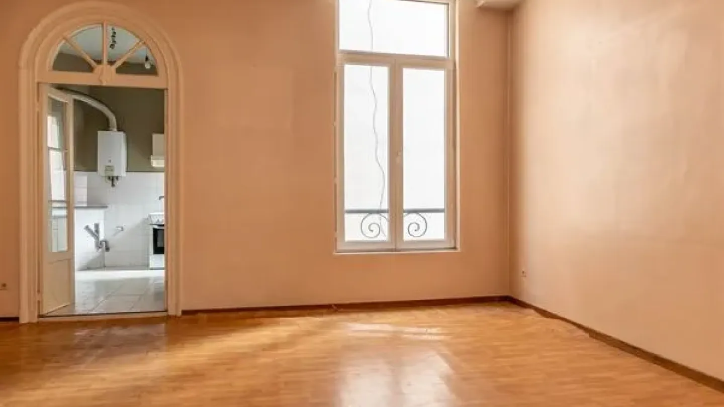Spacious 70m2 Apartment in Schaarbeek – Botanique/Sainte-Marie District - Image 4