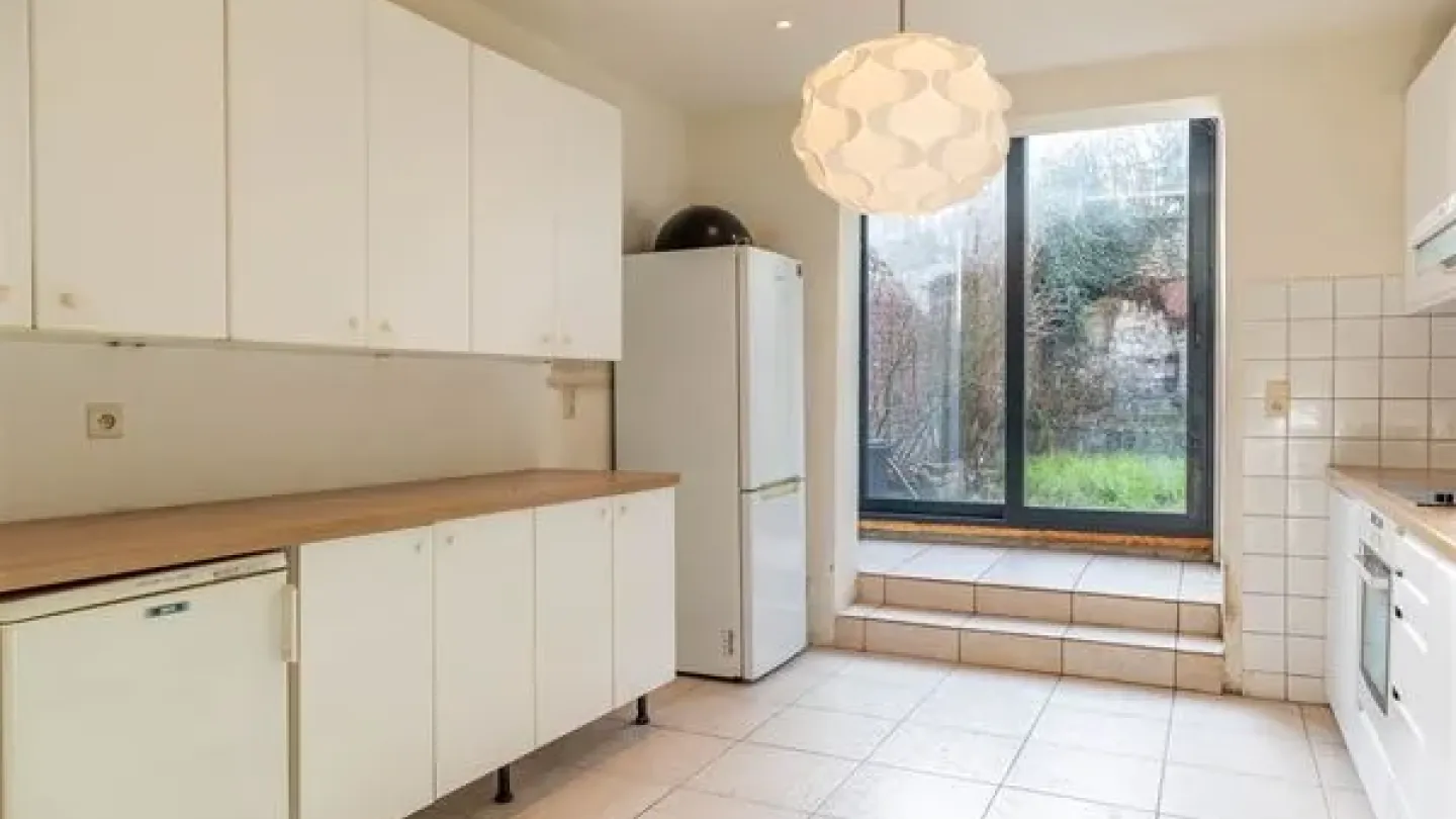 Spacious 6-Bedroom House with Garden in Ukkel – Perfect Family Home - Image 3