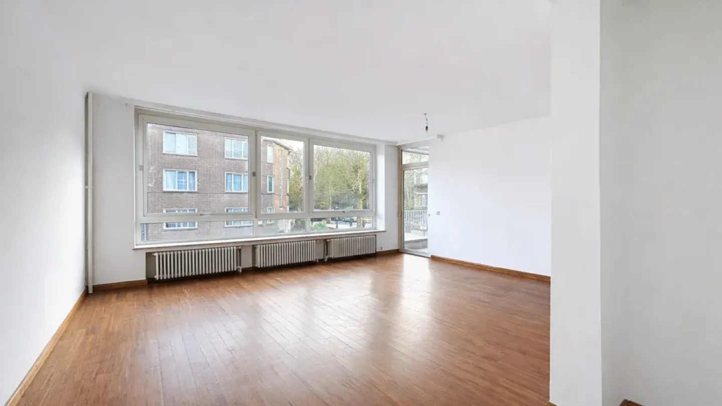 Bright 2-Bed Brussels Apartment with Terrace - Avenue de l'Amarante - Image 3