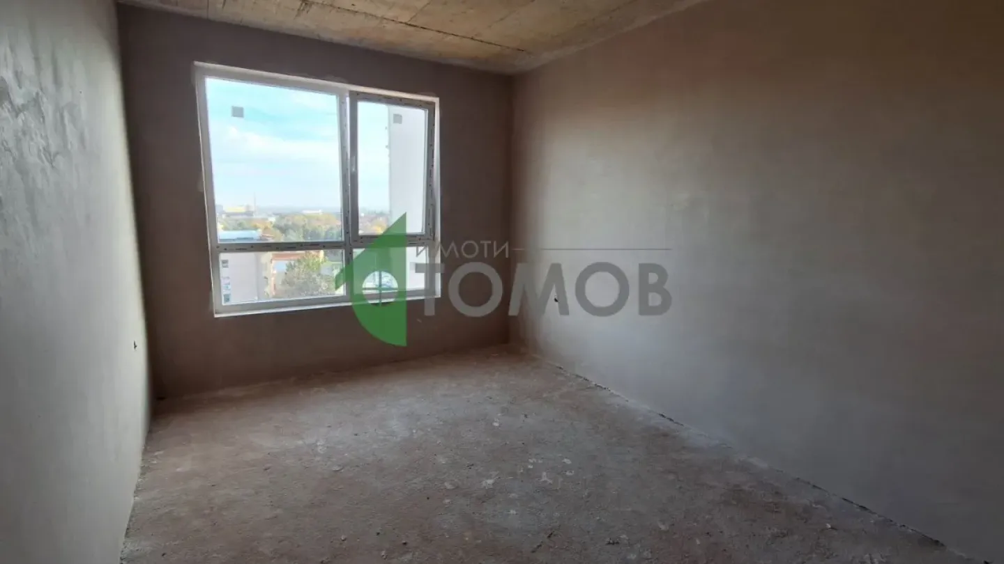 Spacious 3-Bedroom Apartment in New Stara Zagora, Bulgaria - Image 3