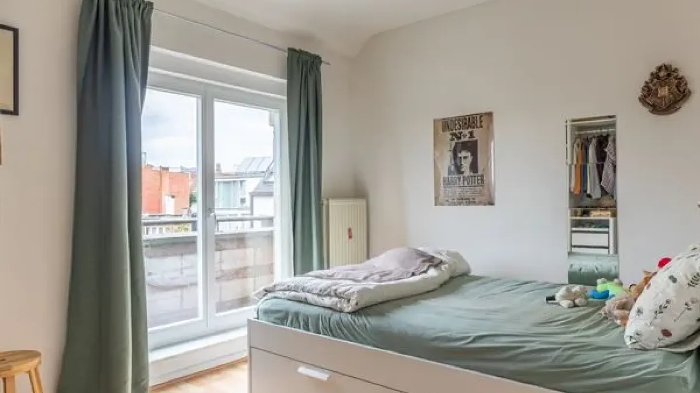 Spacious Terraced Duplex Apartment with Terrace in Oudergem, Belgium - Image 1