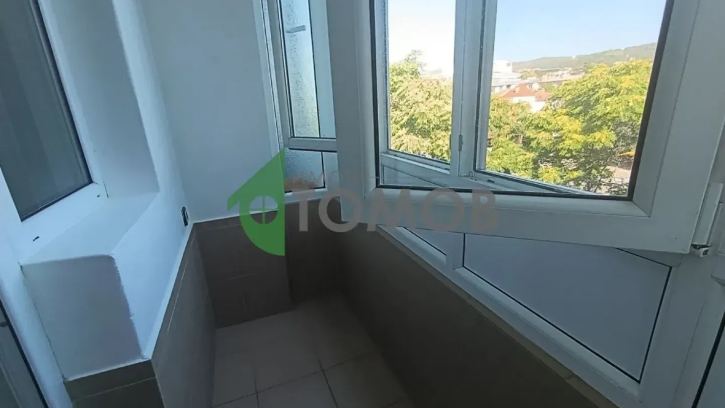 Stylish One-Bedroom Apartment in the Heart of Stara Zagora, Bulgaria - Image 3
