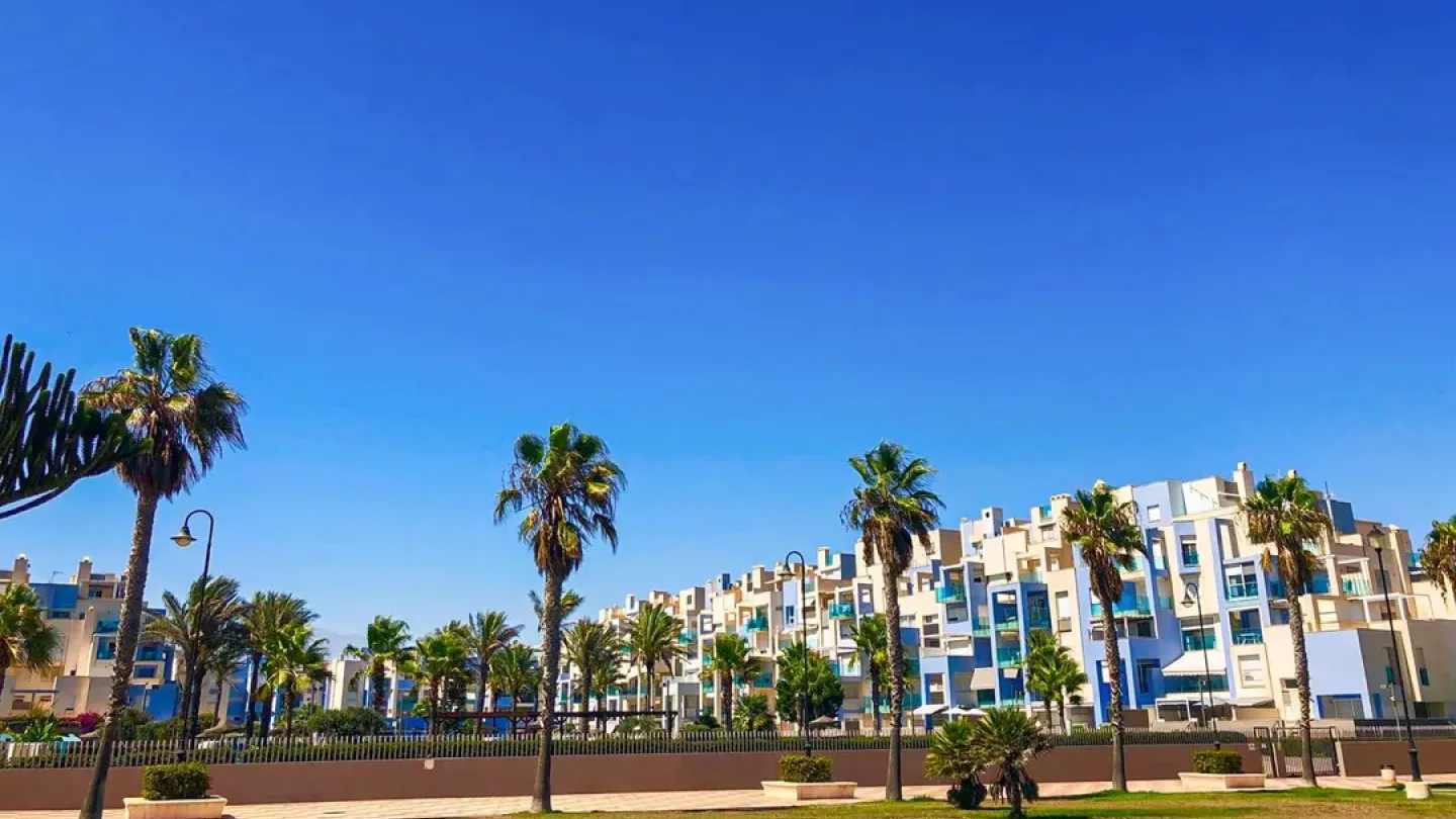 Spacious 2-Bedroom Apartment with Sea Views in Marina Serena Golf - Image 1
