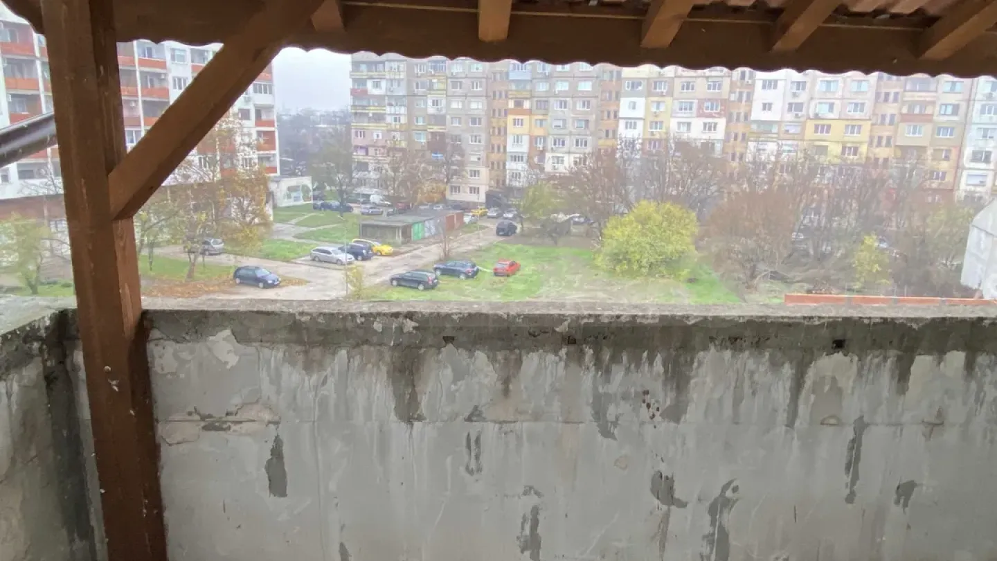 Spacious 3-Bedroom Apartment Near Retail Park, Vidin - Image 3
