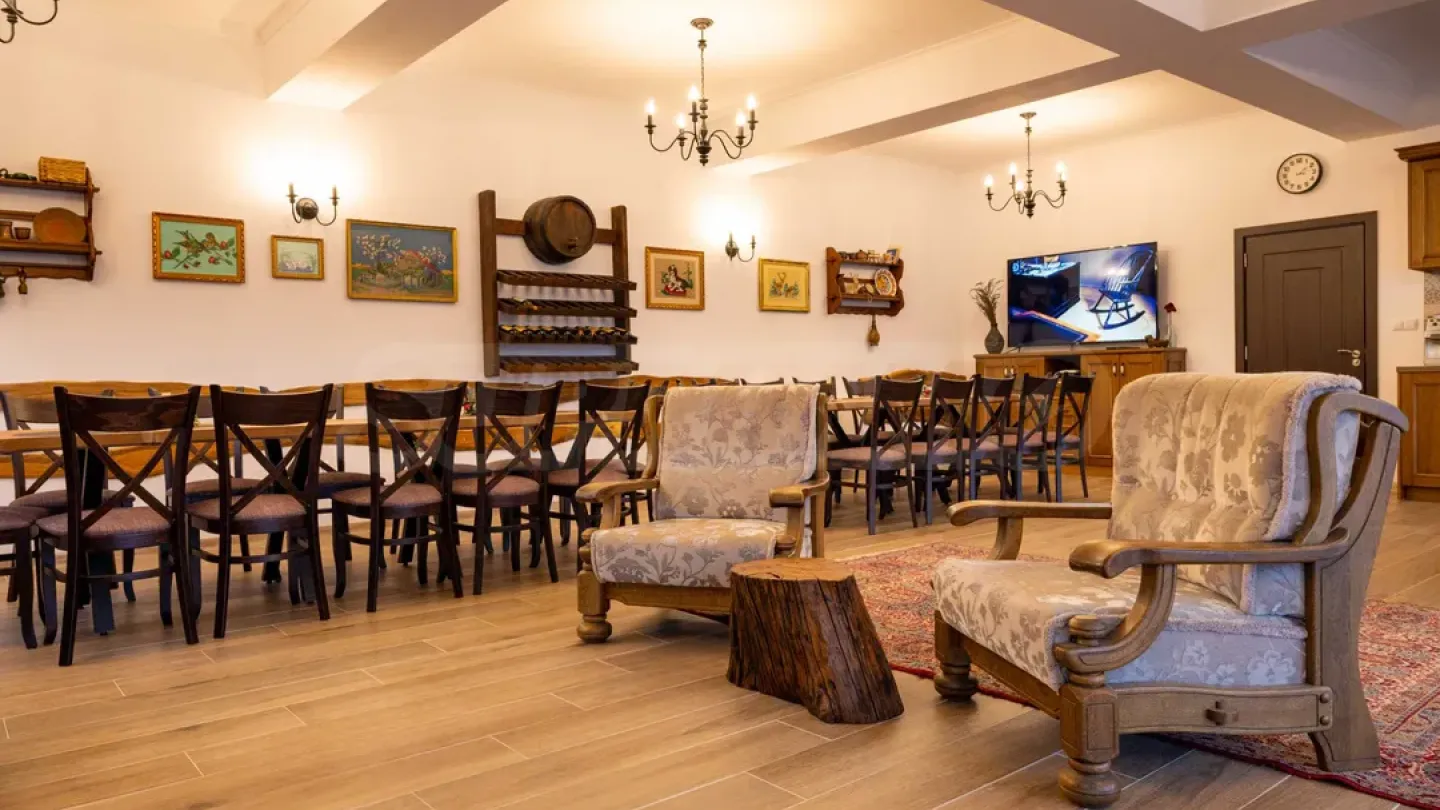 Spacious Rhodope Guest House - Luxury & Charm - Image 3