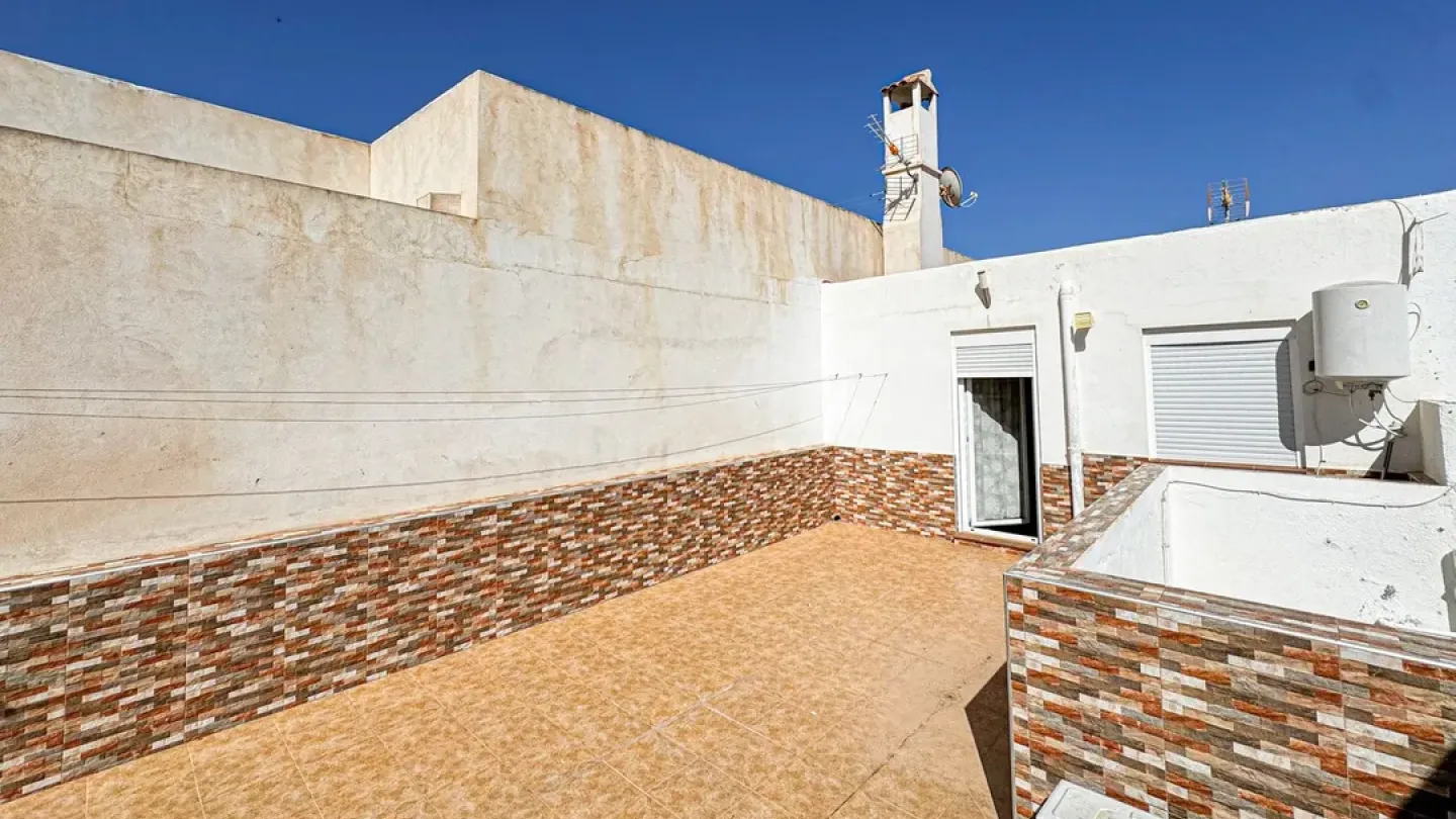 Spacious Apartment with Two Large Terraces Near the Sea in Carboneras - Image 1