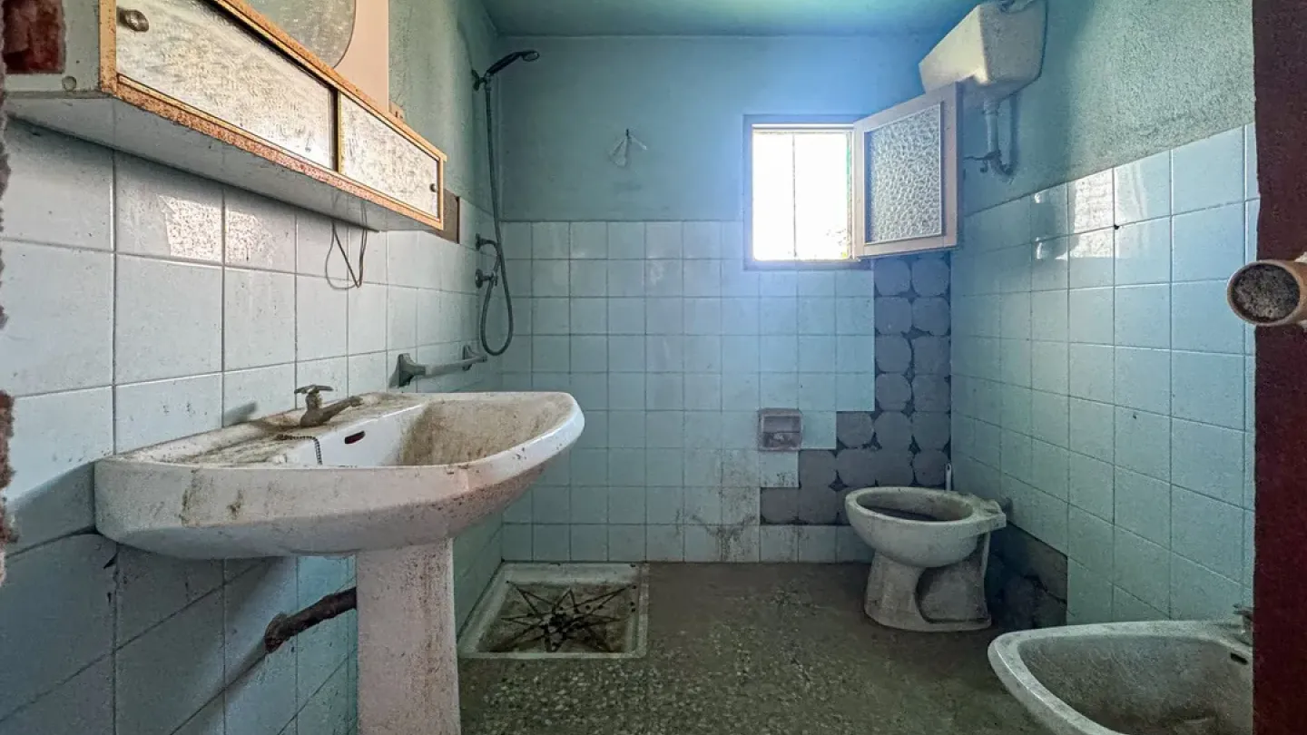 Unique Cave House in Viator – 9 Bedrooms, Great Potential - Image 2