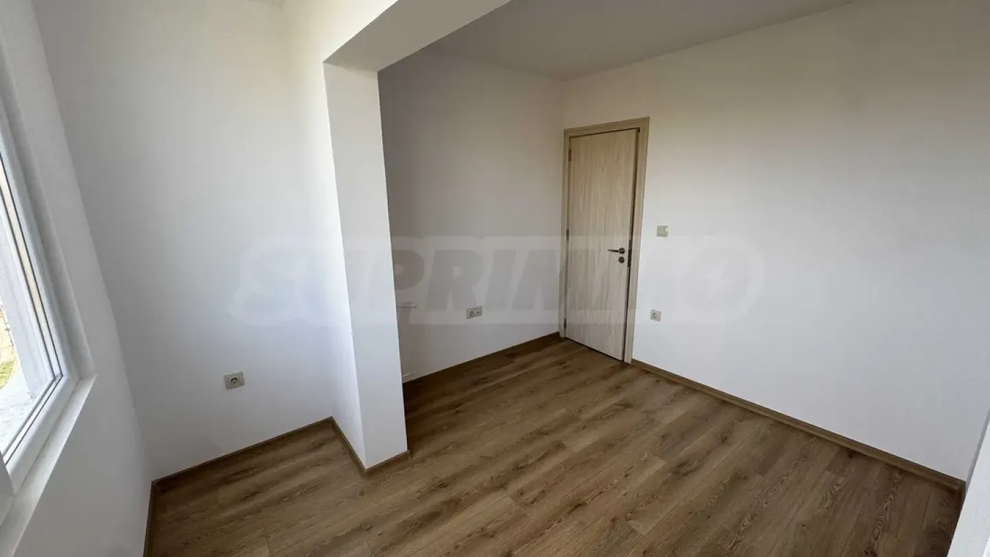 Spacious, Renovated 1-Bedroom Apartment in Mladost 1, Varna - Image 1