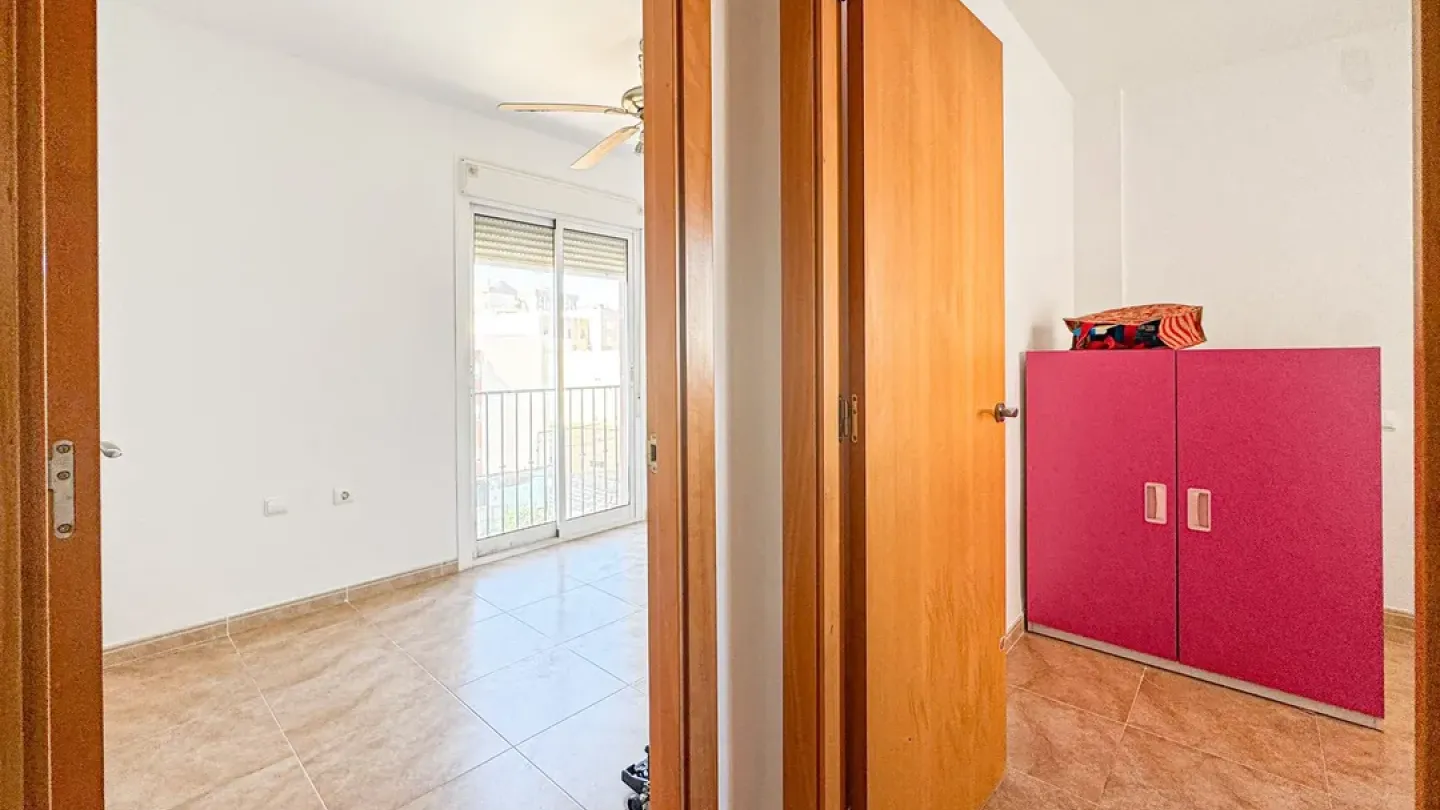 Spacious 3-Bedroom Apartment with Garage and Elevator in Viator - Image 5