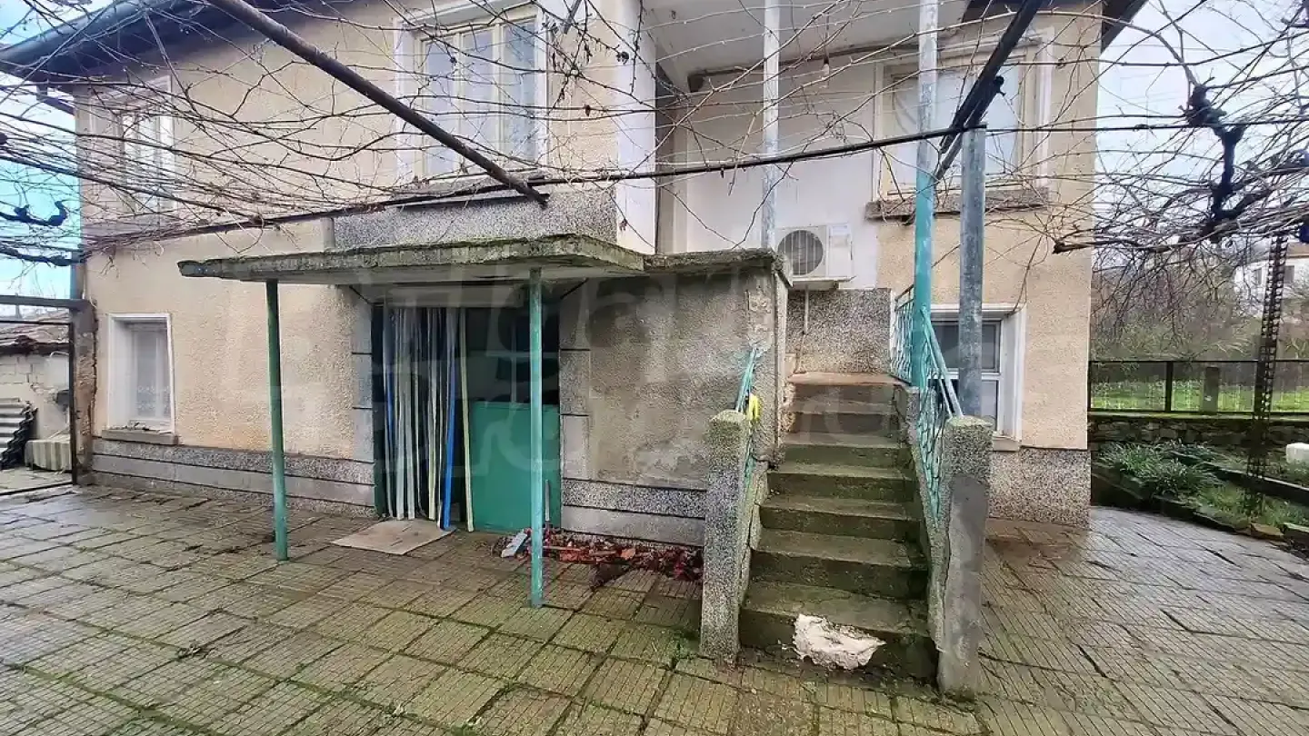 Spacious House with Former Shop in Peaceful Melnitsa Village - Image 5