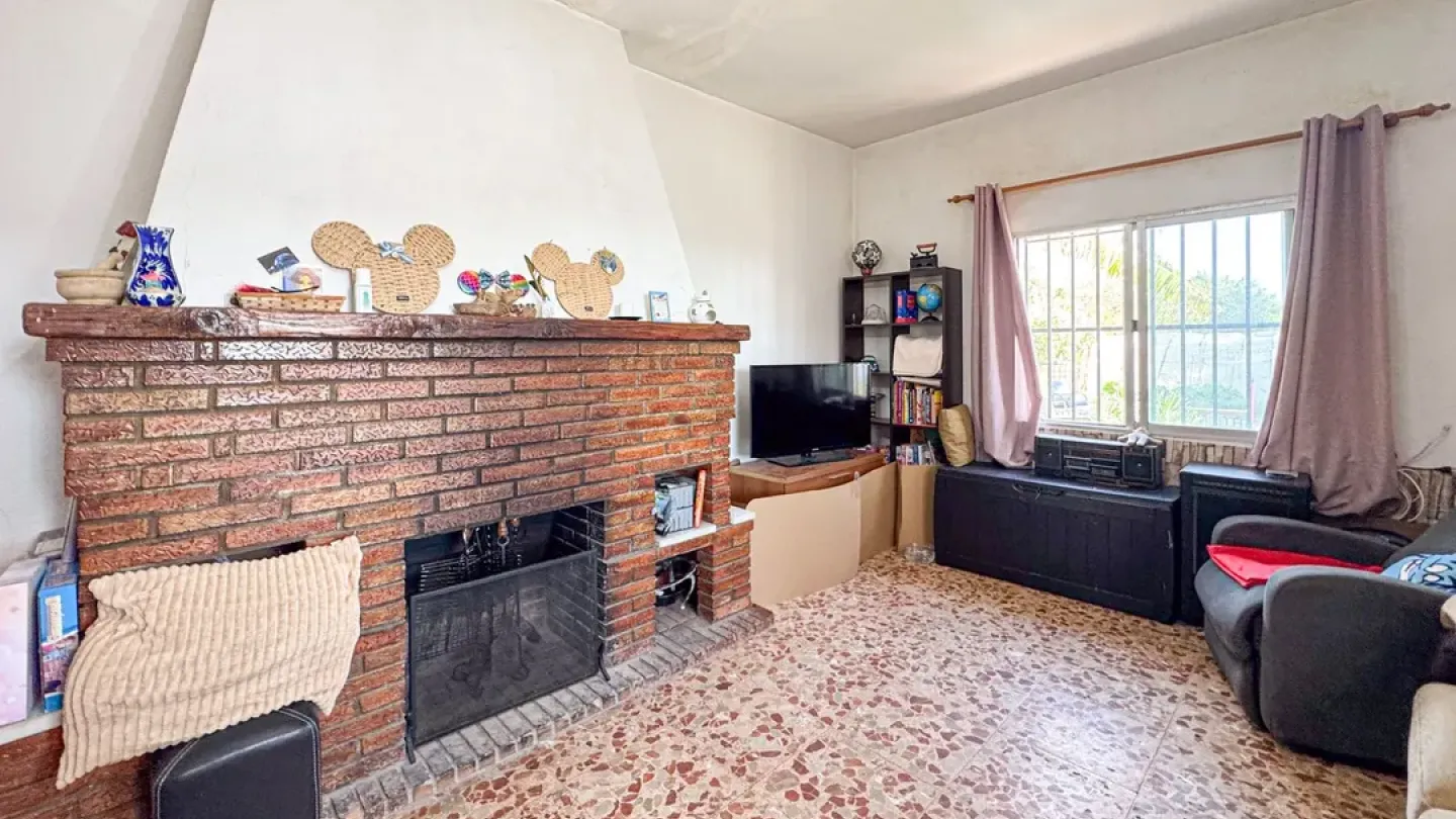 Spacious Cortijo with Pool & Garage in Níjar, Spain - Image 4