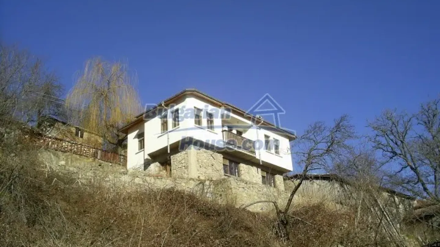 Spacious Rhodope Mountain House with Stunning Views for Sale - Image 3