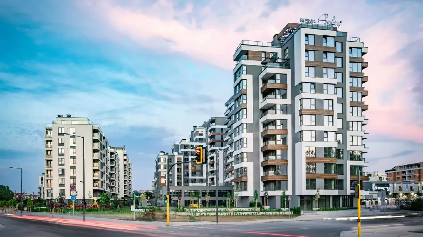 South-Facing Apartment: Modern Sofia Gem - Image 2