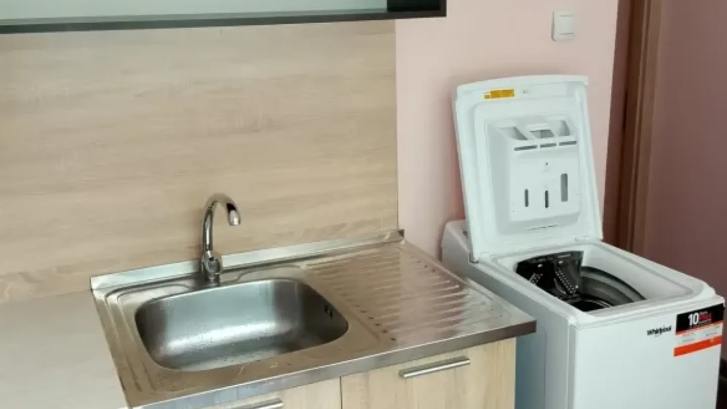 Spacious, Fully Furnished Apartment Near Sofia Parks &amp; Shops - Image 2