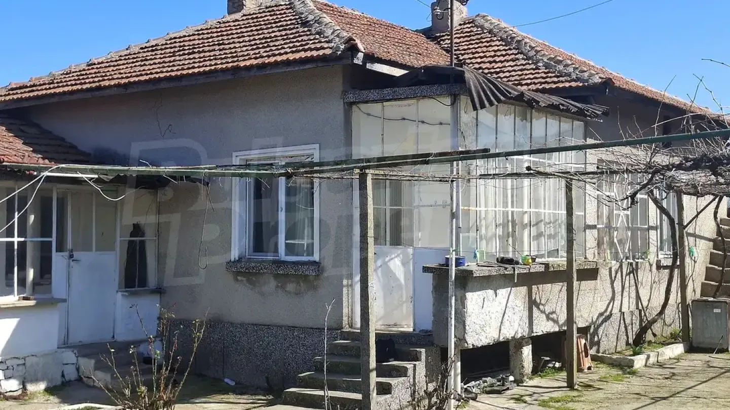 Spacious House with Garden, Well &amp; Building Near Elhovo - Image 4