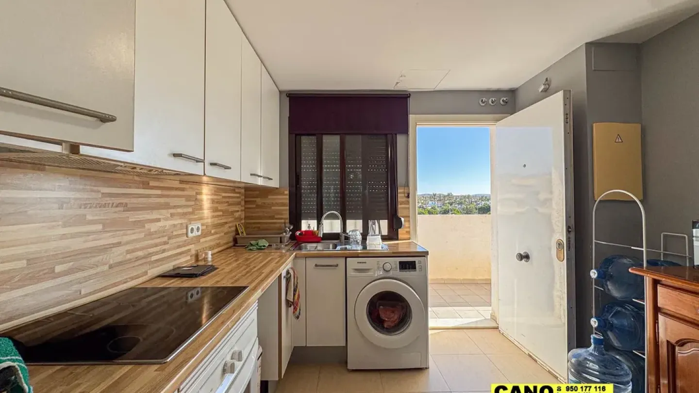 Spacious 2-Bedroom Apartment with Pool in Toyo, Almería - Image 3