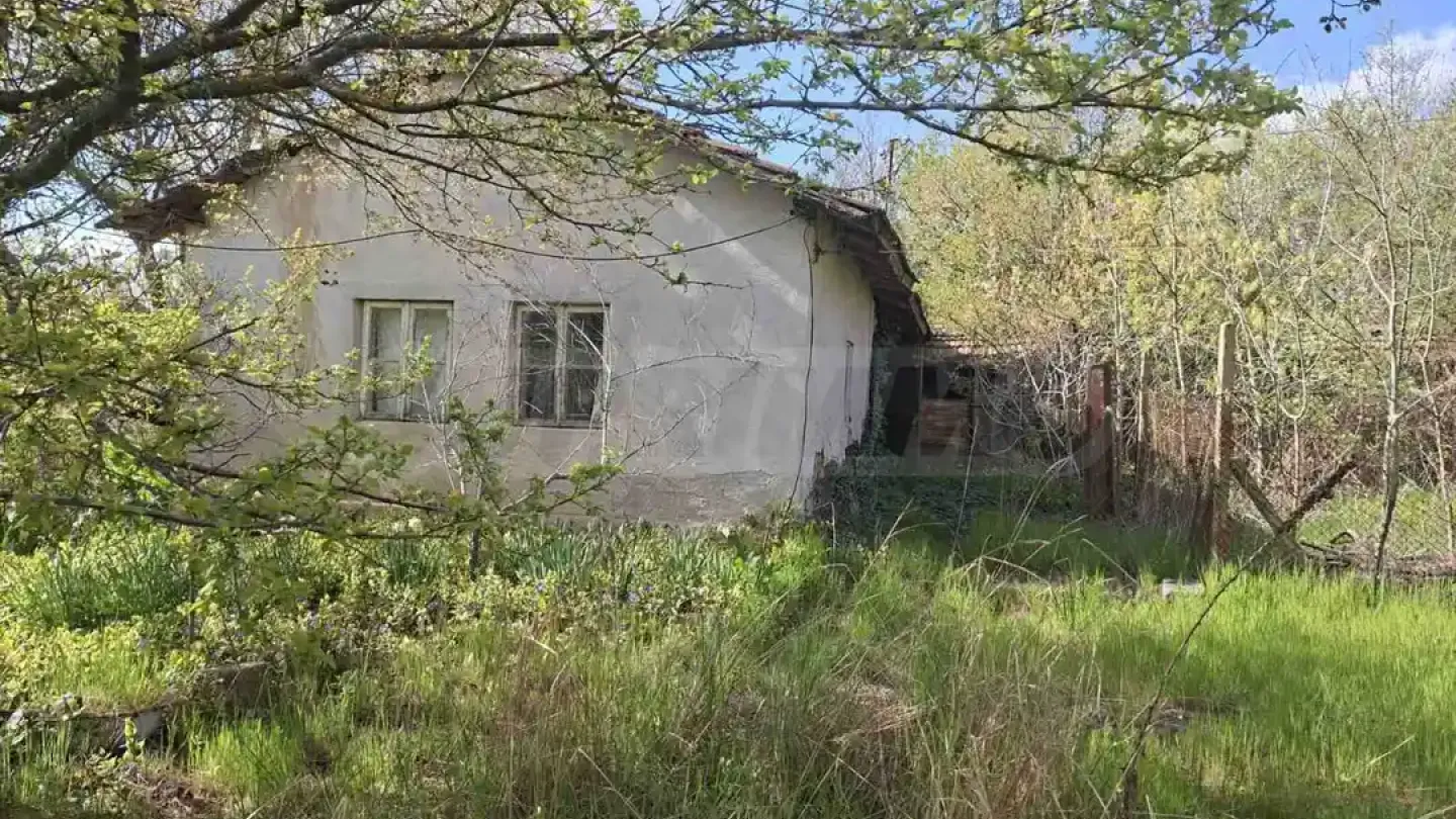 Coastal Durankulak House: A Repair Project Awaits - Image 1
