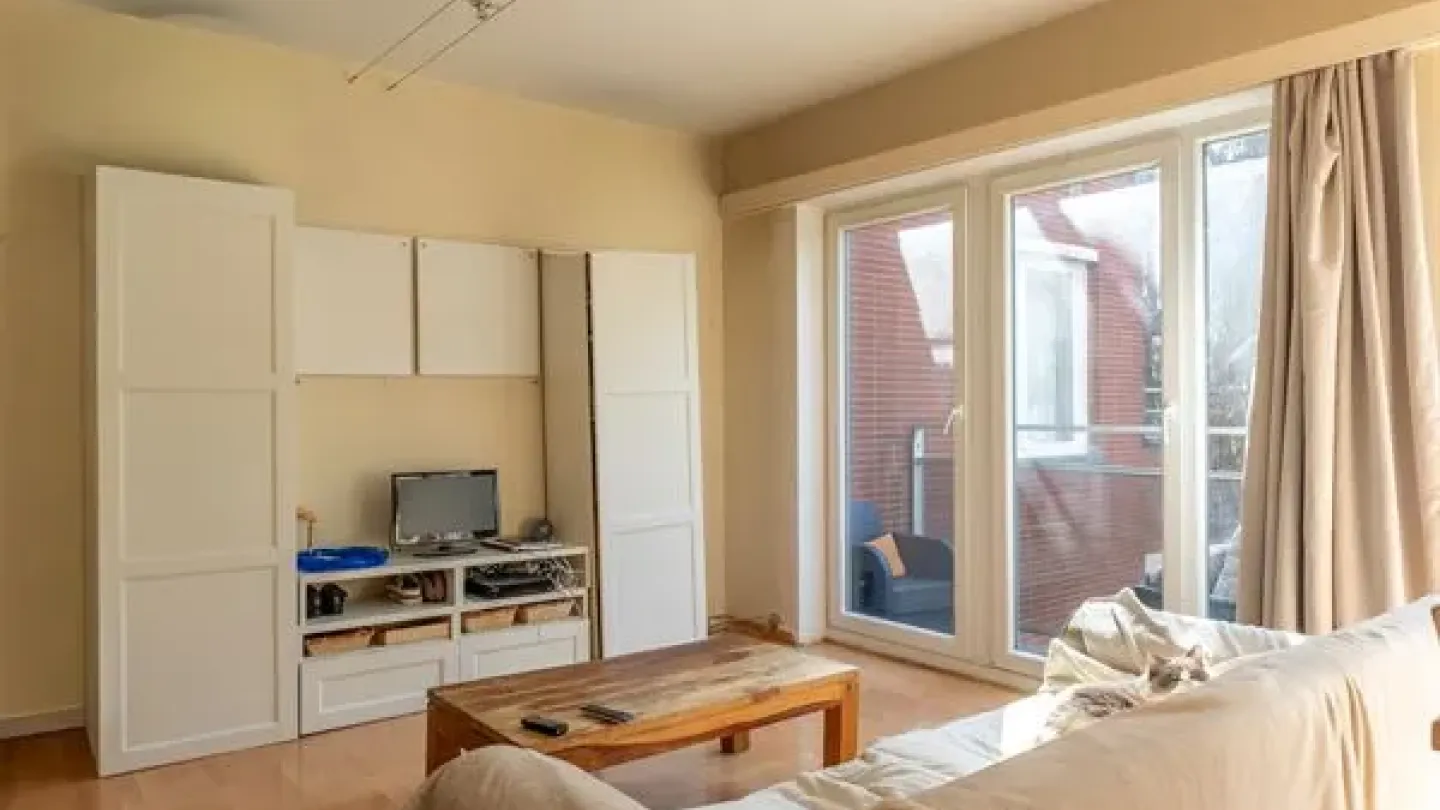 Bright Terrace Apartment in Uccle, Near Bois de la Cambre – 39m2 - Image 5