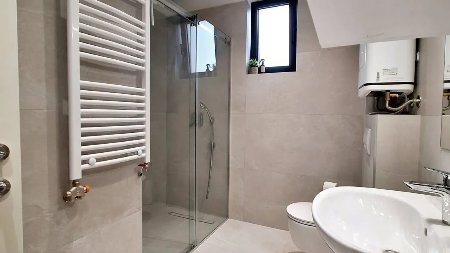 Spacious 3-Bedroom Apartment Near Crvena Zvezda with Modern Amenities - Image 3