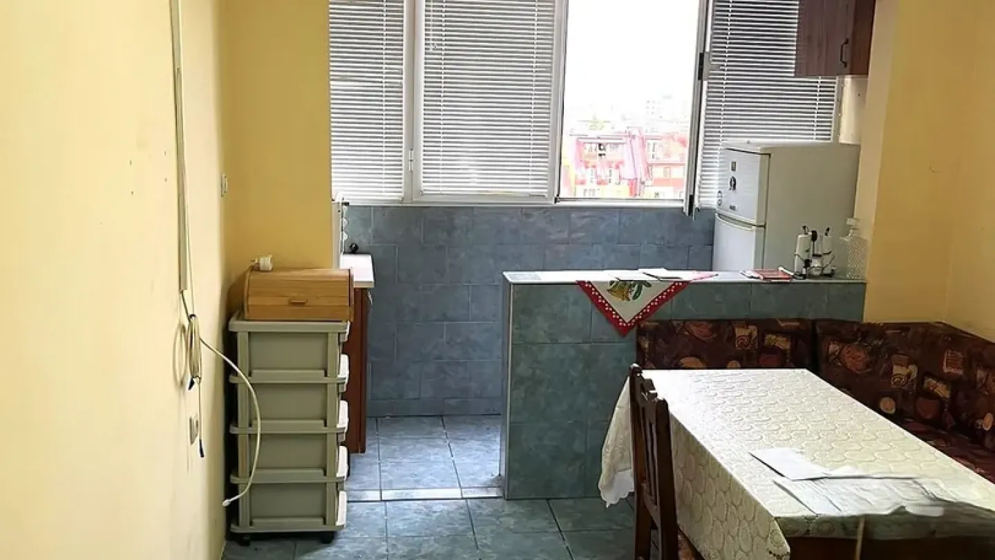 Spacious 2-Bedroom Apartment in Central Stara Zagora - €90,000 - Image 3