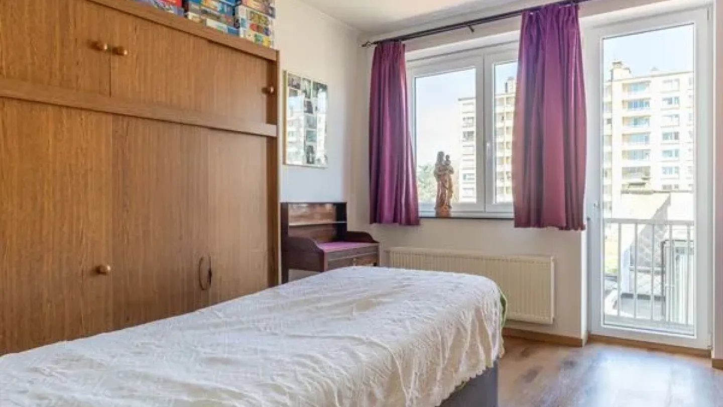Bright New 2-Bedroom Penthouse Apartment in Elsene, Brussels - Image 3