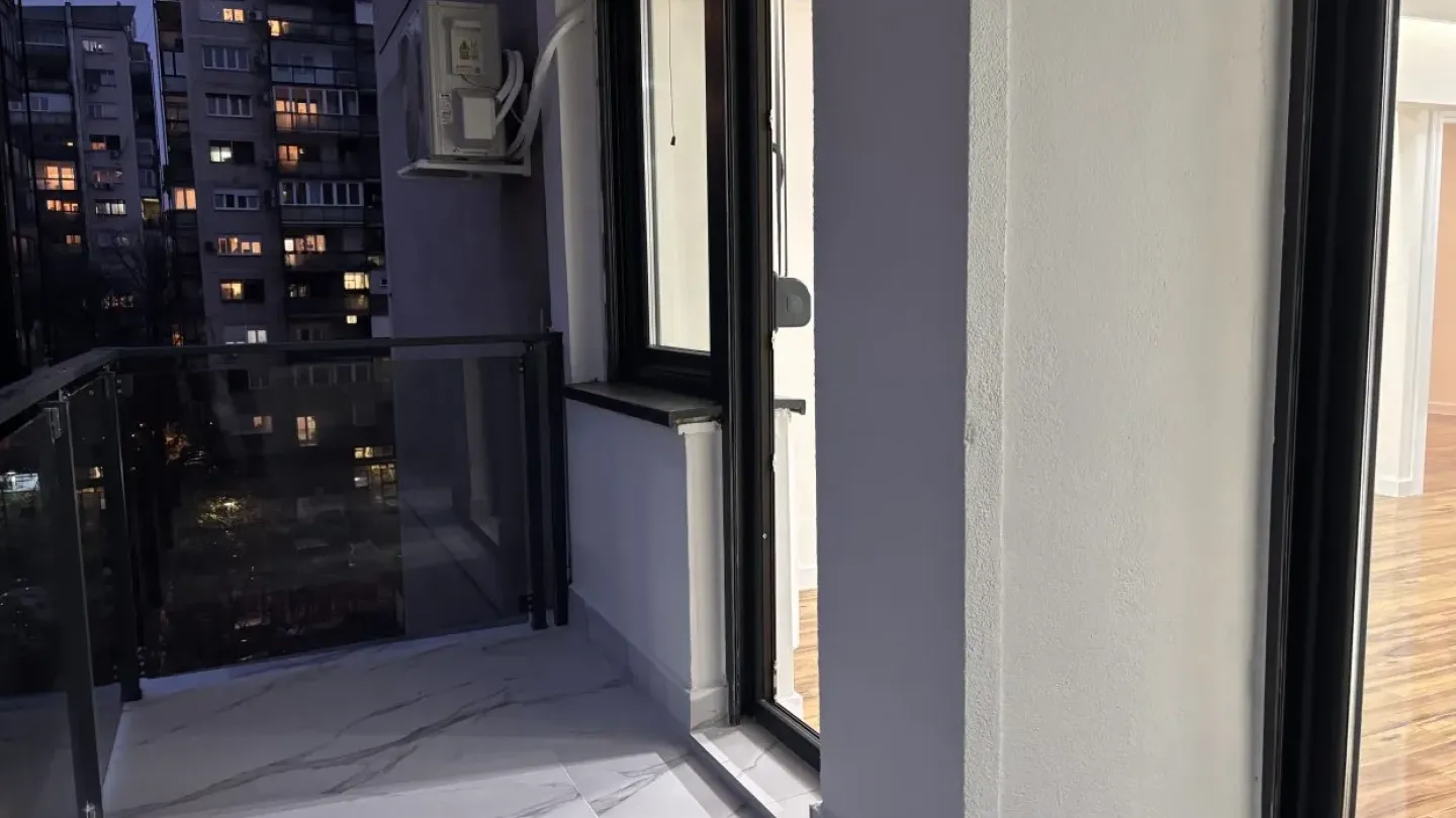 Luxurious Renovated 3-Bedroom Apartment in Vračar, Belgrade - Image 3