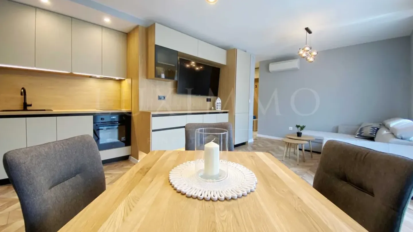 Stylish 1-Bedroom Apartment in Plovdiv Center, Fully Furnished - Image 2