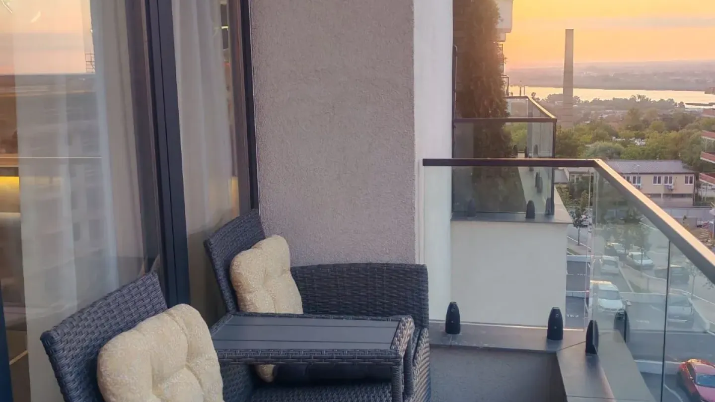 Spacious 3-Bedroom Apartment with Danube Views - Belgrade - Image 3
