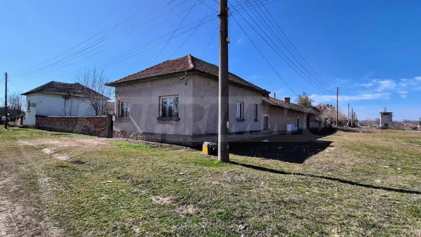 Charming Two-Building Home Near Levski, Bulgaria - 105m2 - Image 1
